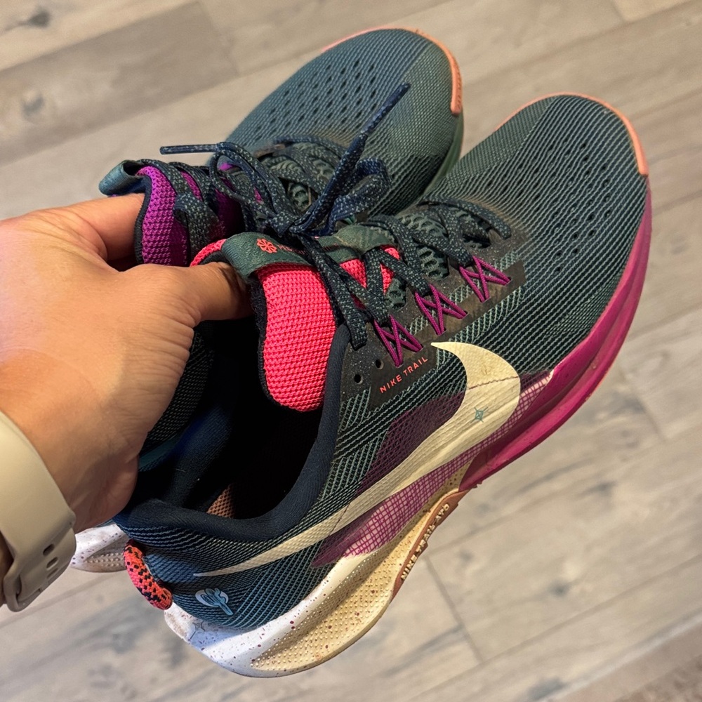 Nike Women's Pegasus trail running shoe Teal and Pink Athletic Shoes